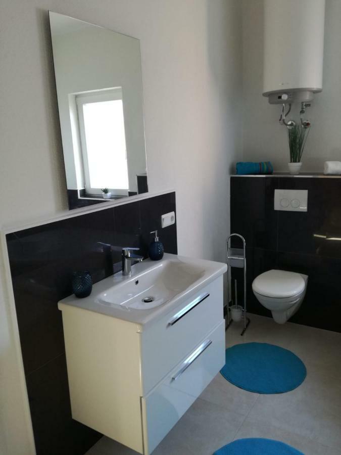 Apartman Adriatic 特罗吉尔 外观 照片